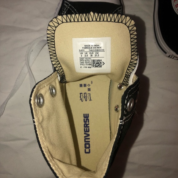 Converse Chuck Taylor All Star High Top. Kid’s 3 - Picture 3 of 3